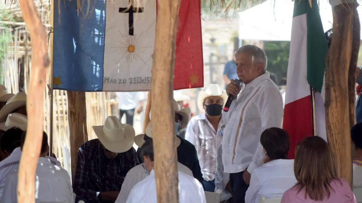 Andrés Manuel López Obrador en Vícam AMLO (2)